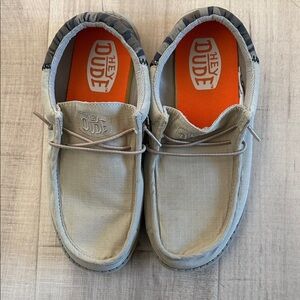 Hey Dude youth shoes in Light Tan 4